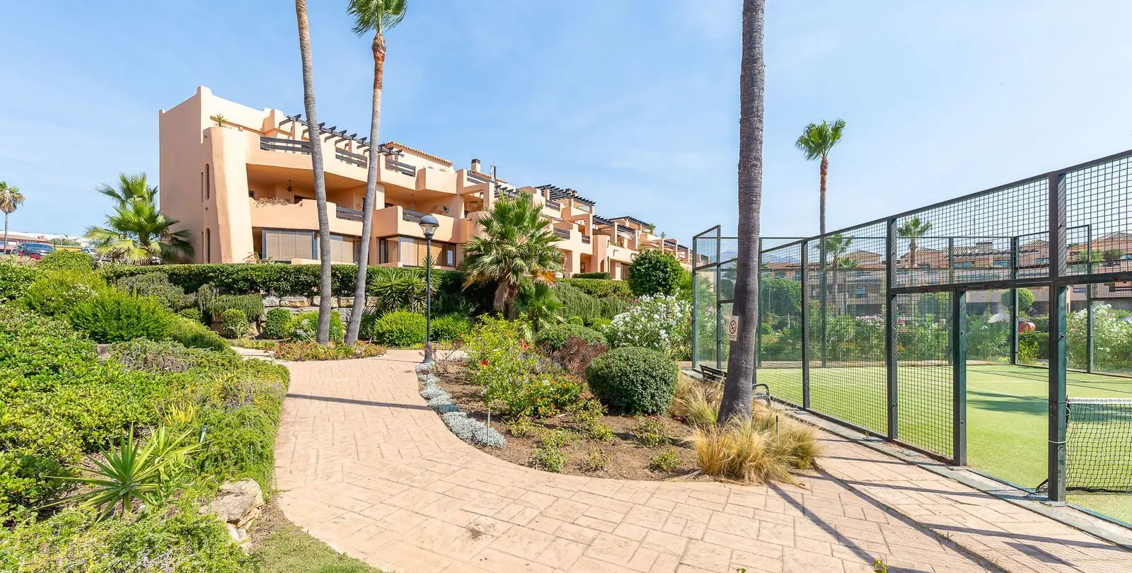 Venta de apartamento en planta baja en Doña Julia 27