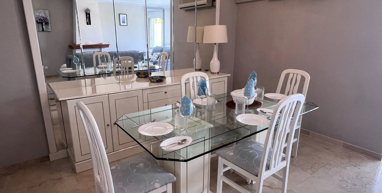 Sale of townhouse in El Paraiso 5