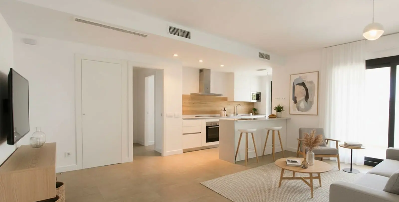 Sale of middle floor apartment in Estepona 2