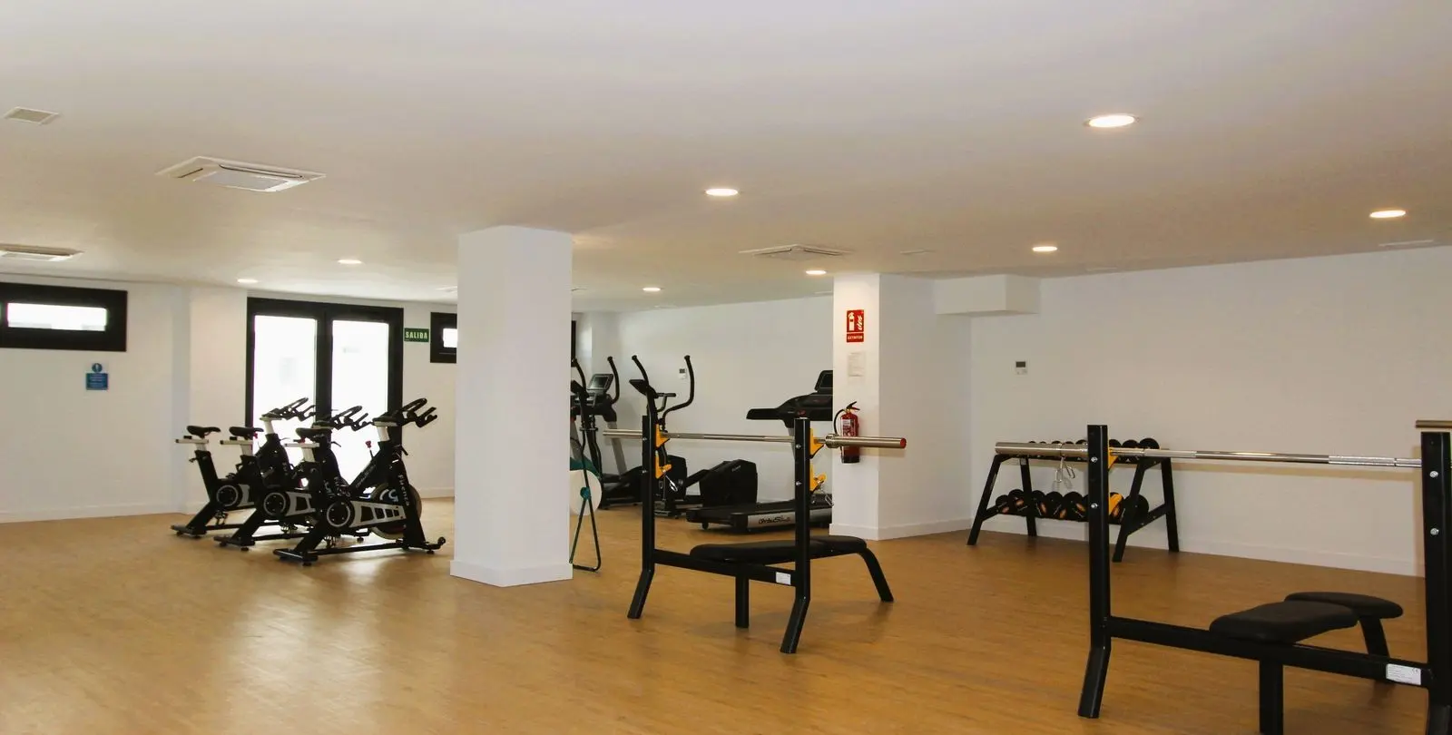 Sale of middle floor apartment in Estepona 8