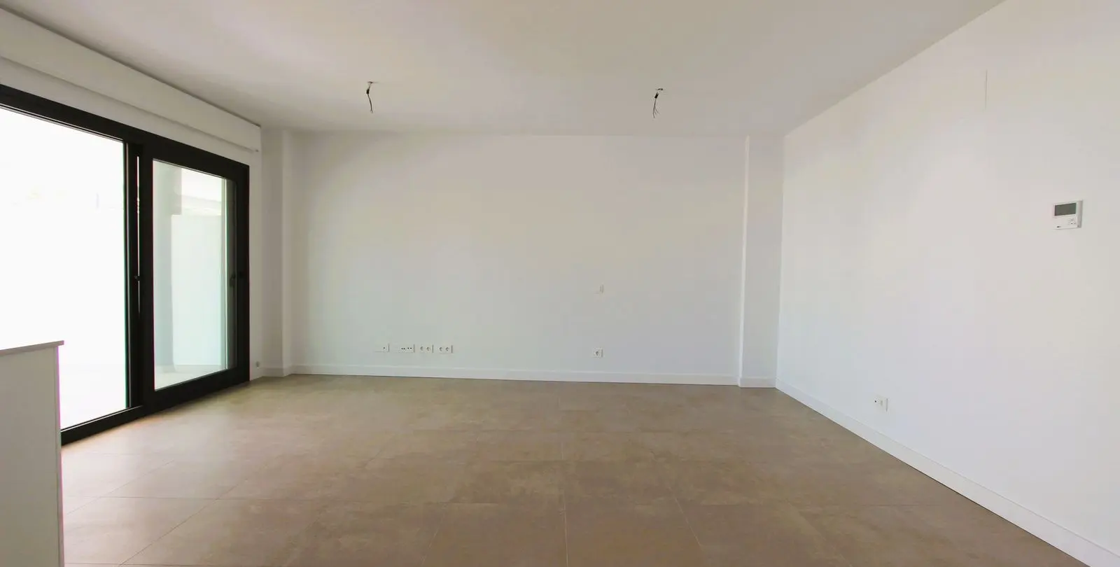 Sale of middle floor apartment in Estepona 13