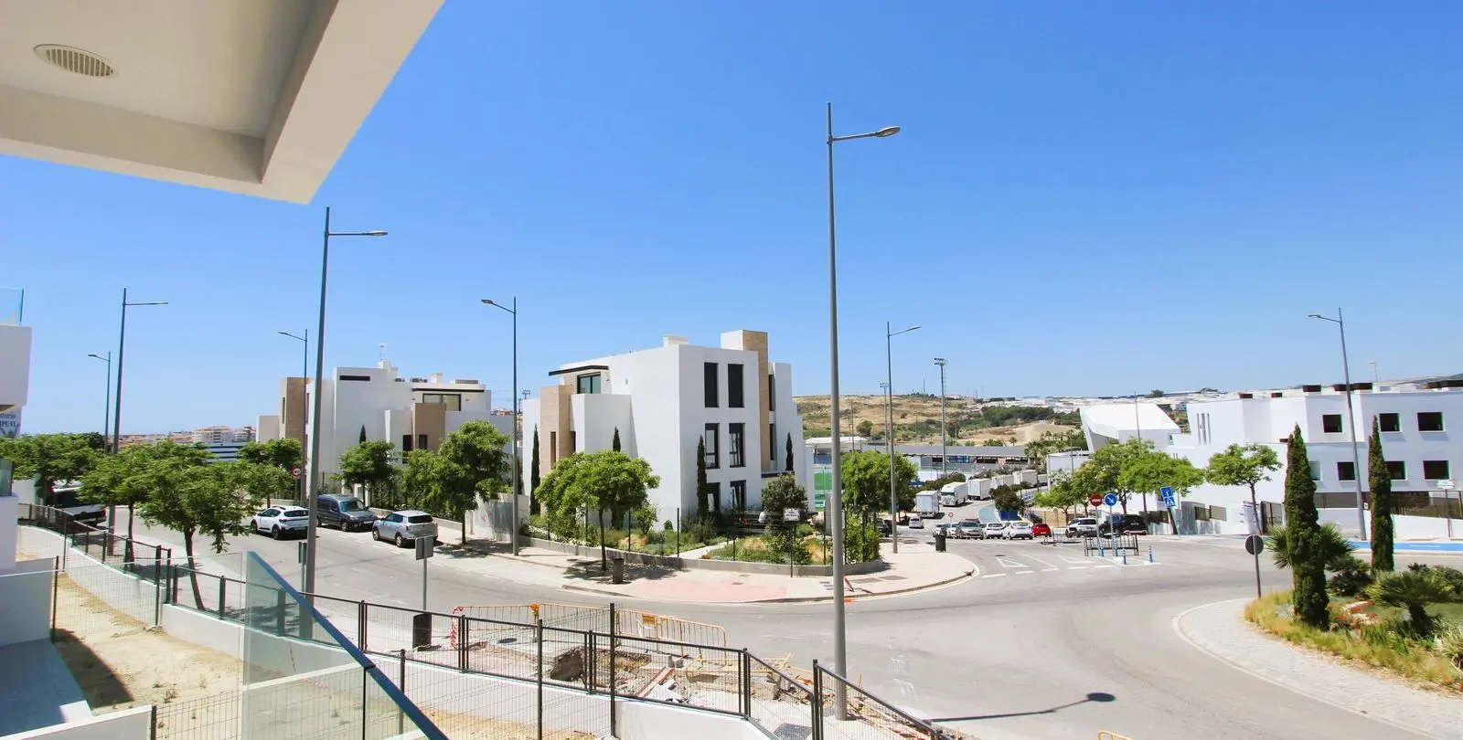 Sale of middle floor apartment in Estepona 15