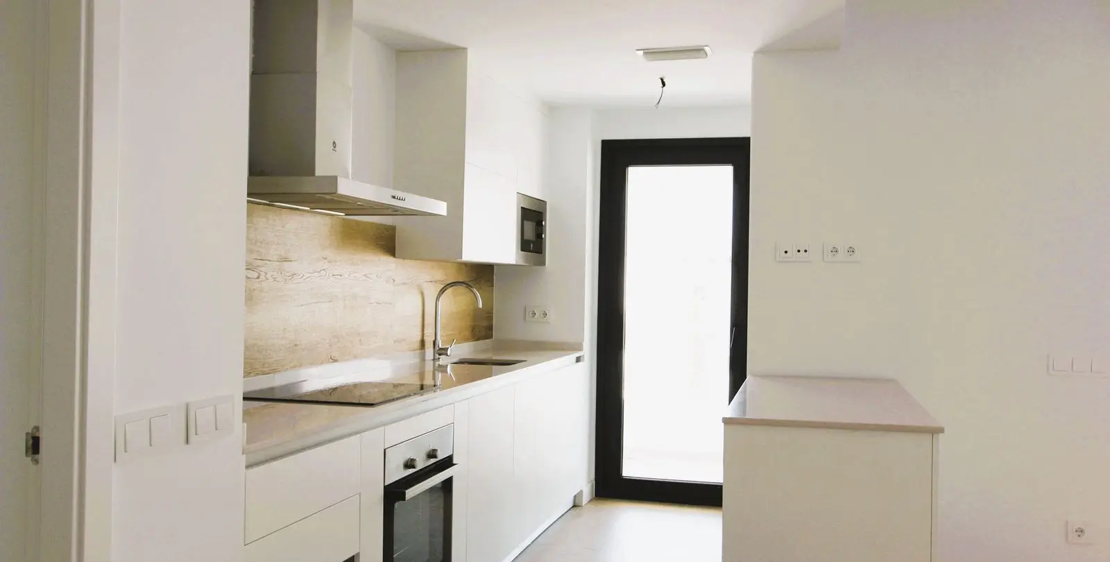 Sale of middle floor apartment in Estepona 16