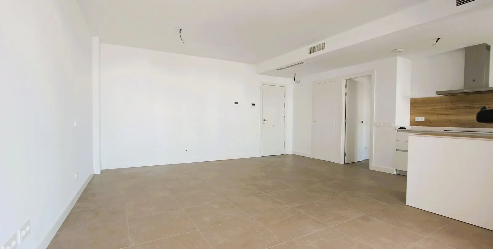 Sale of middle floor apartment in Estepona 17