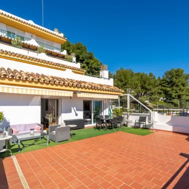 Продажа апартаментов на среднем этаже в Benalmadena Pueblo
