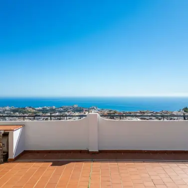 Продажа апартаментов на среднем этаже в Benalmadena Pueblo