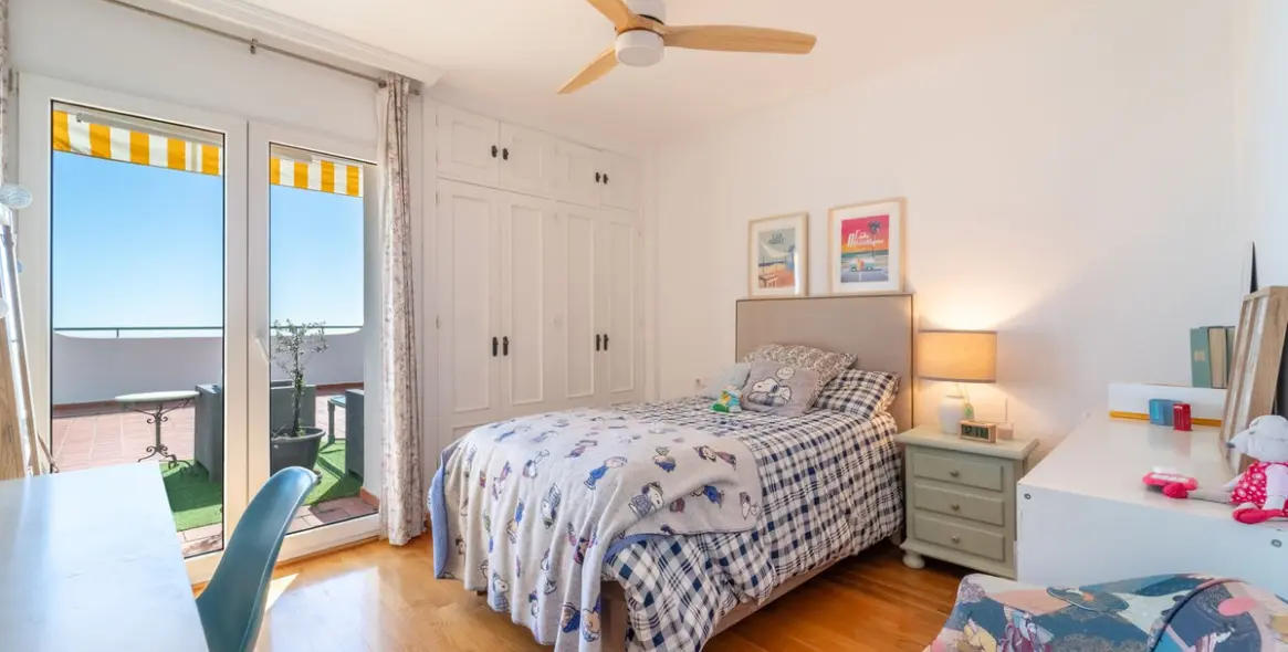 Sale of middle floor apartment in Benalmadena Pueblo 20