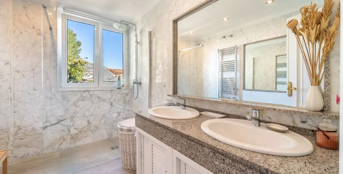 Sale of middle floor apartment in Benalmadena Pueblo 22
