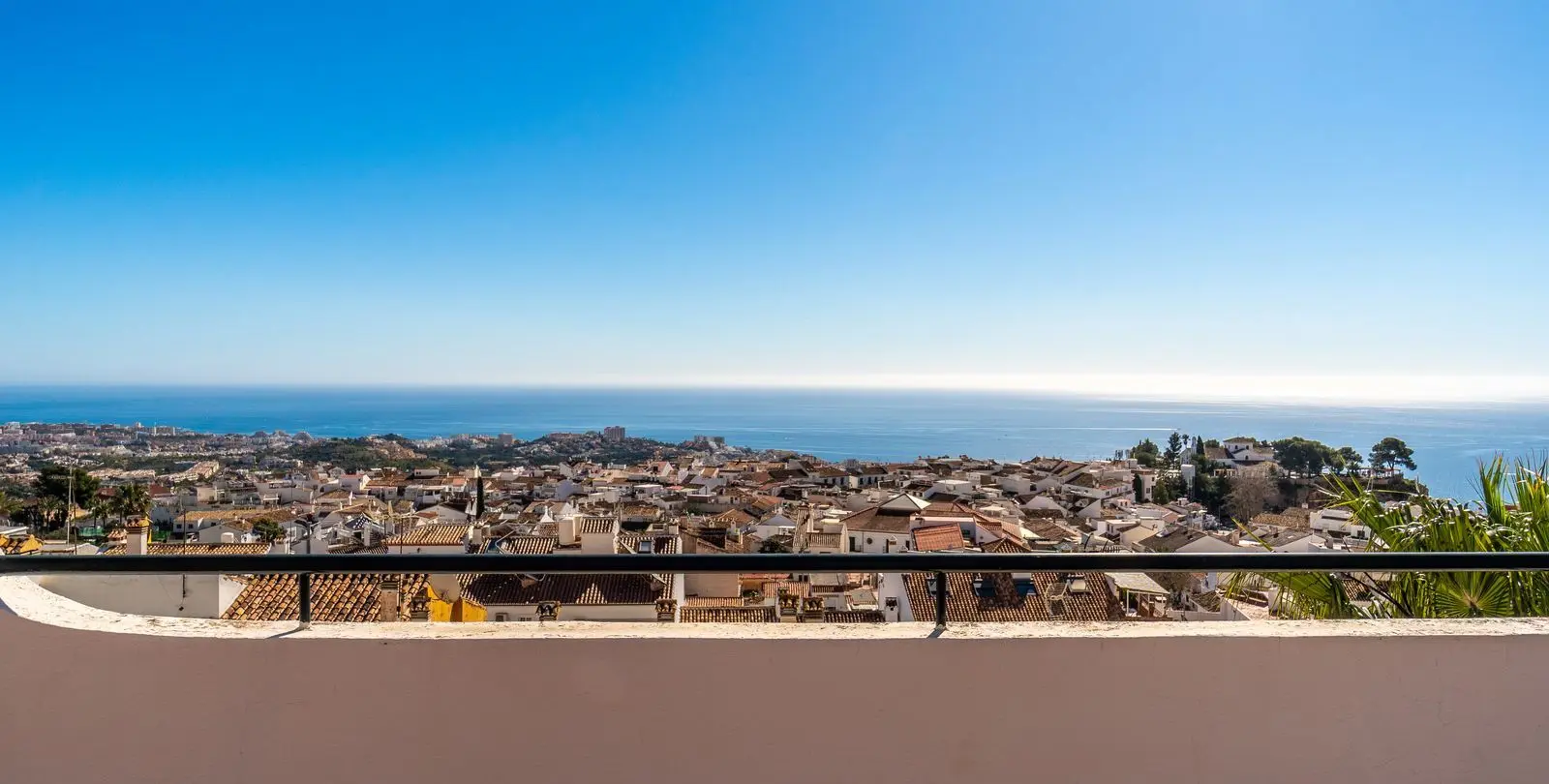Продажа апартаментов на среднем этаже в Benalmadena Pueblo 1