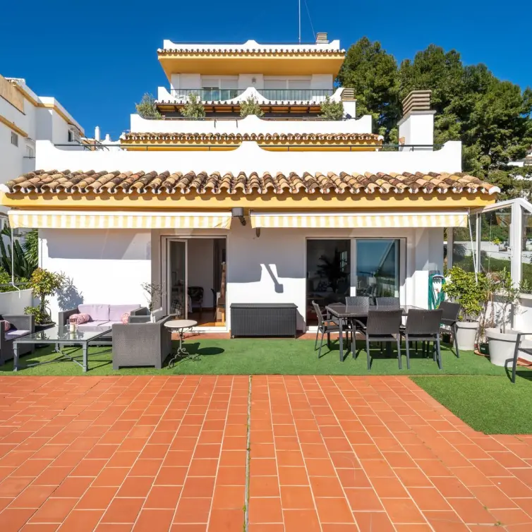 Продажа апартаментов на среднем этаже в Benalmadena Pueblo