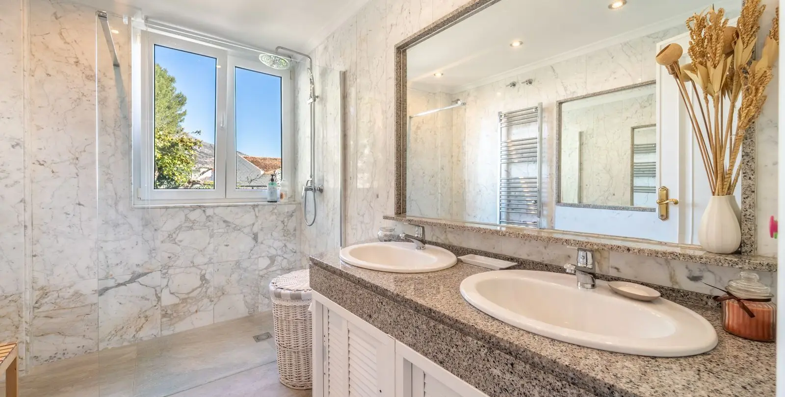 Продажа апартаментов на среднем этаже в Benalmadena Pueblo 23