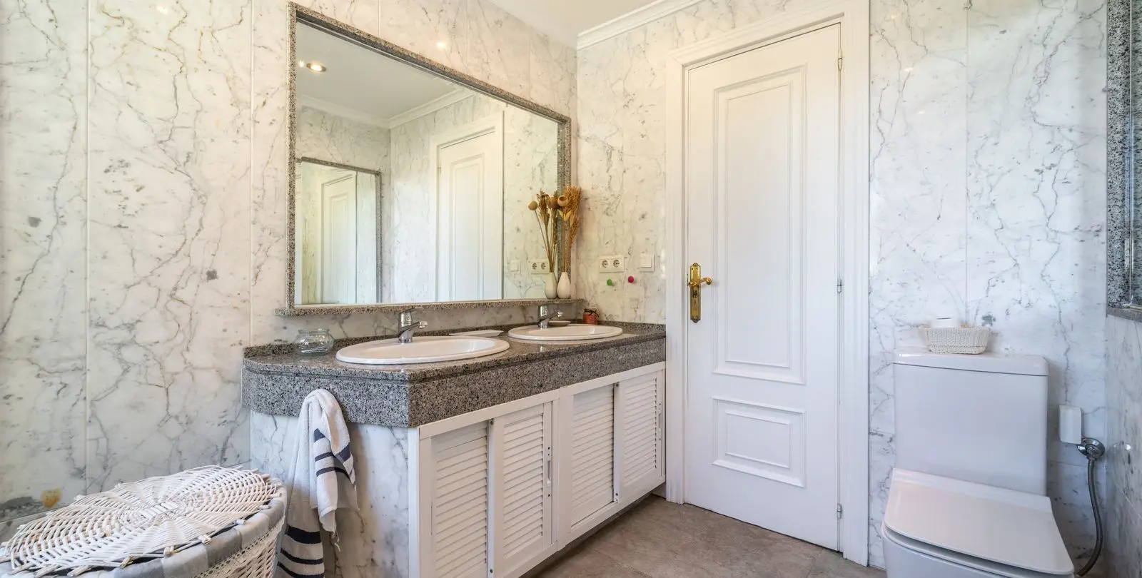 Продажа апартаментов на среднем этаже в Benalmadena Pueblo 24