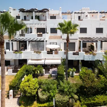 Venta de apartamento en planta baja en Selwo