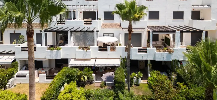 Venta de apartamento en planta baja en Selwo 0