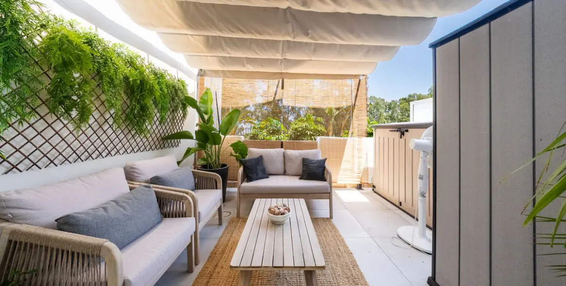 Venta de apartamento en planta baja en Selwo 4