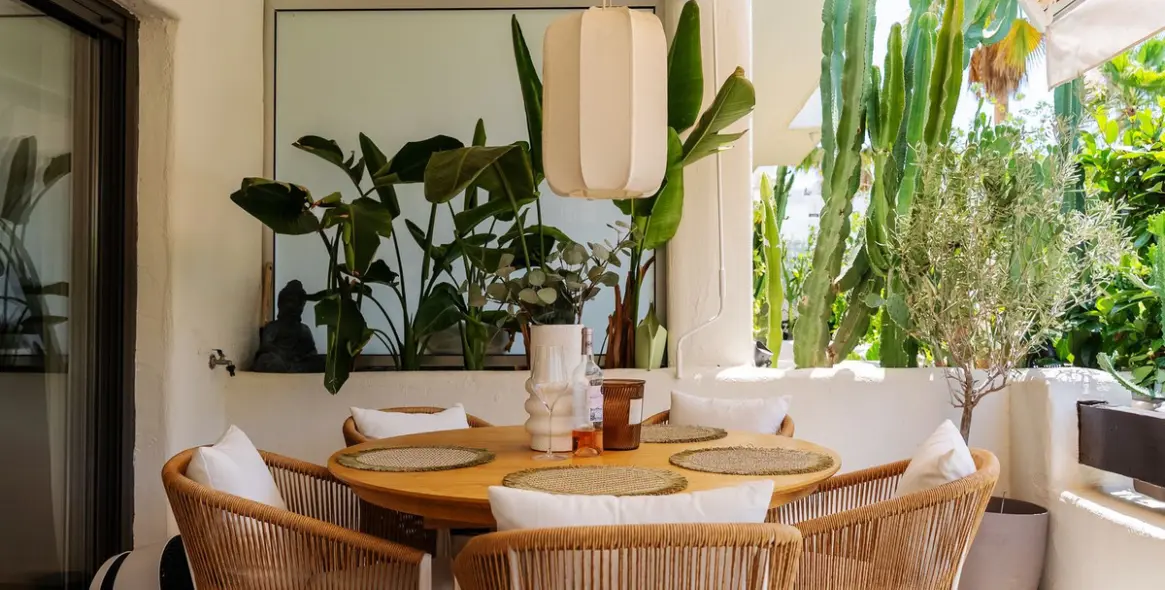 Venta de apartamento en planta baja en Selwo 5