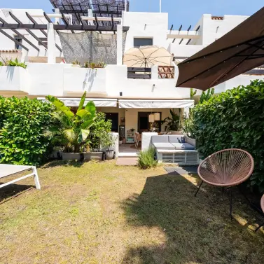 Venta de apartamento en planta baja en Selwo