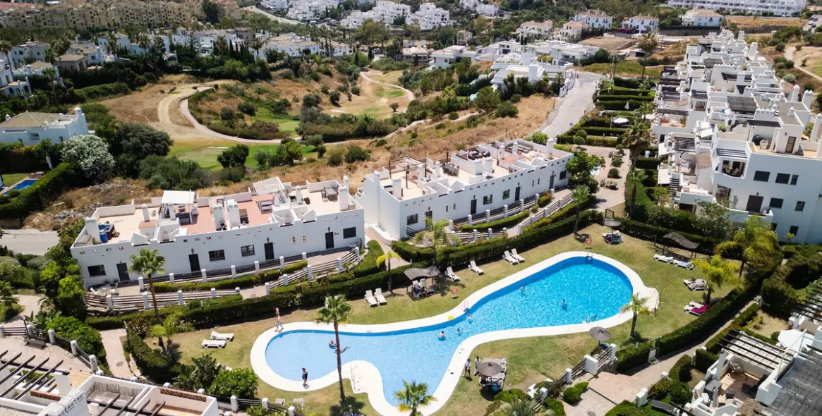 Venta de apartamento en planta baja en Selwo 24