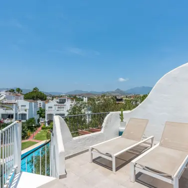 Sale of penthouse in Estepona