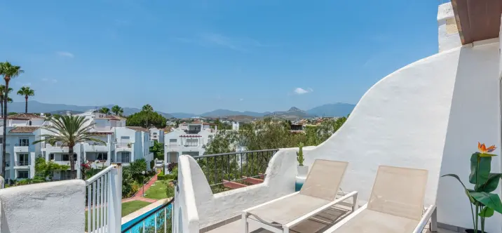 Продажа пентхауса в Estepona 0
