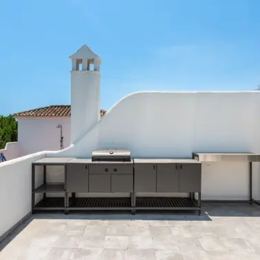 Sale of penthouse in Estepona