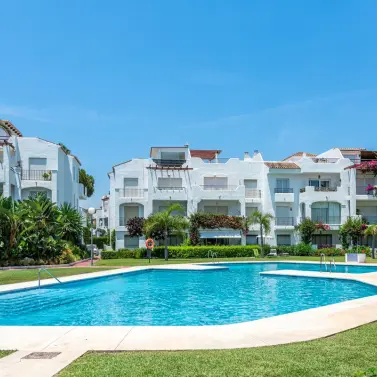 Sale of penthouse in Estepona