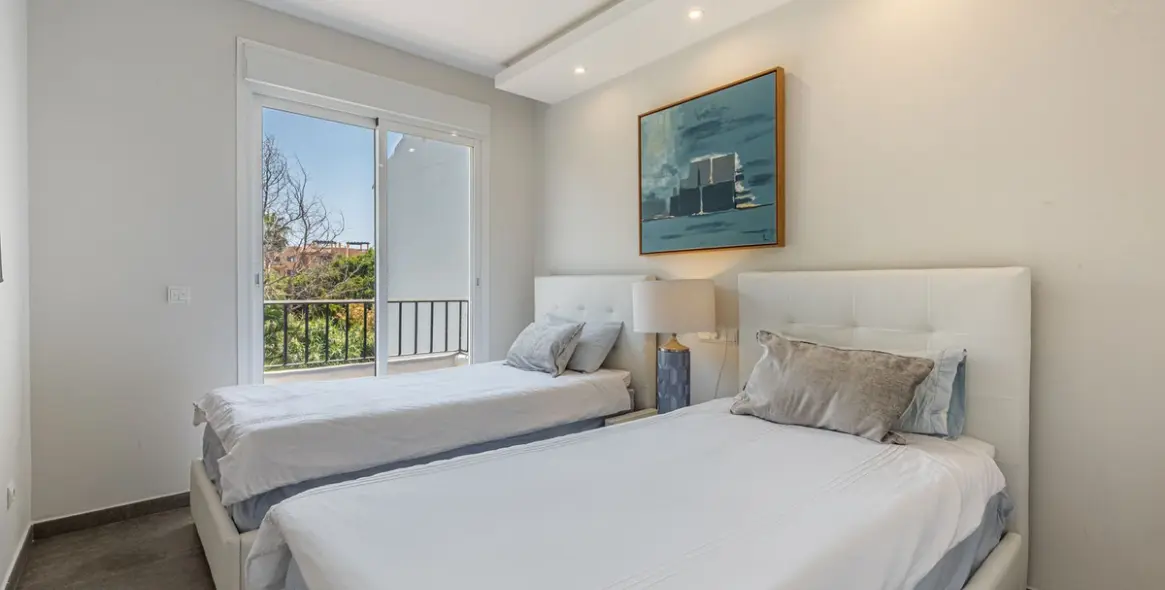 Продажа пентхауса в Estepona 16