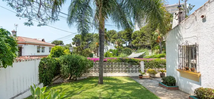 Venta de villa independiente en Nueva Andalucía 2