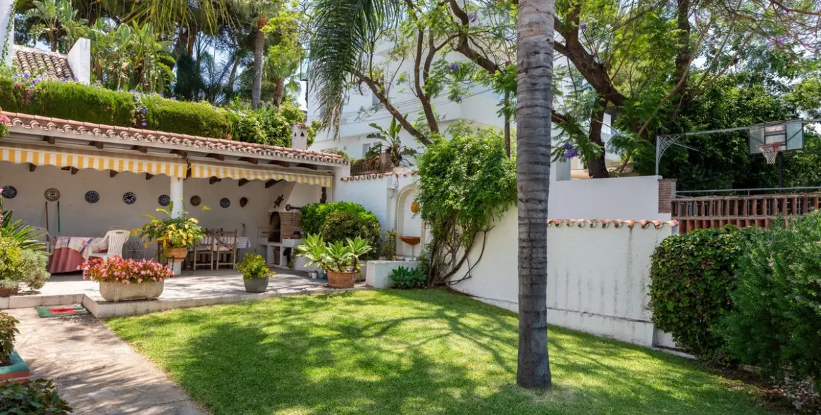 Venta de villa independiente en Nueva Andalucía 7