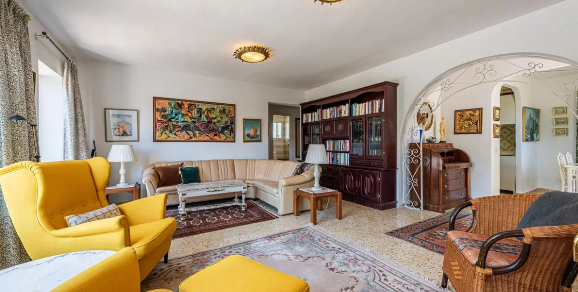 Venta de villa independiente en Nueva Andalucía 9