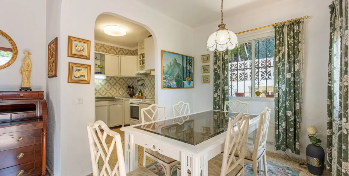 Venta de villa independiente en Nueva Andalucía 11