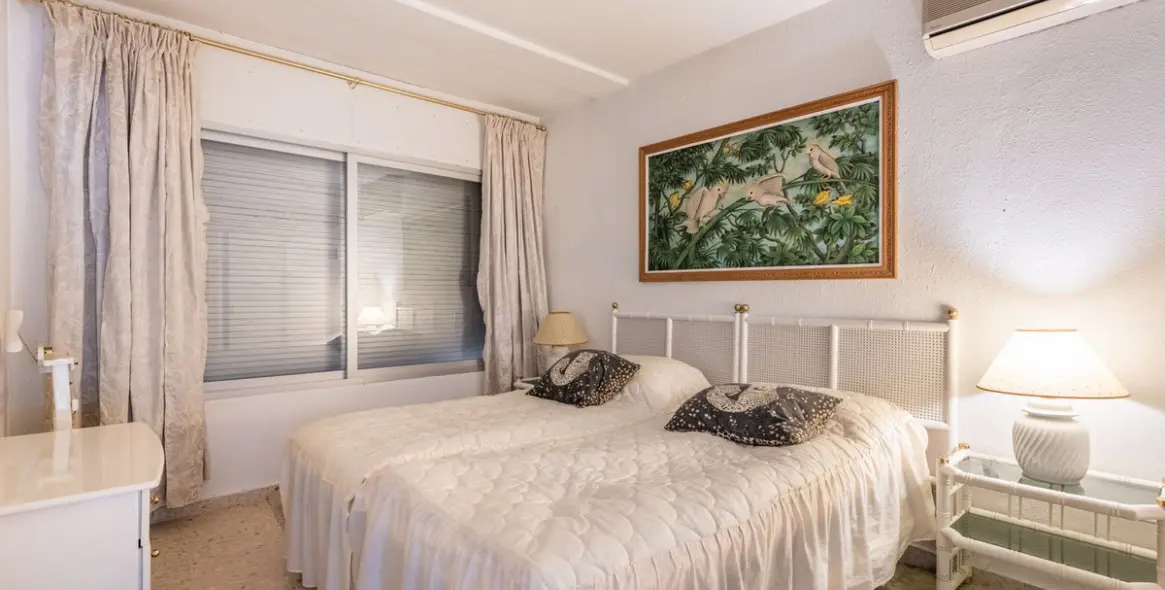Venta de villa independiente en Nueva Andalucía 15