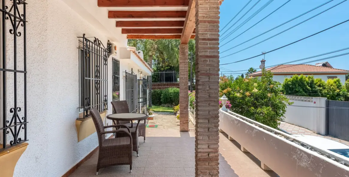 Venta de villa independiente en Nueva Andalucía 19