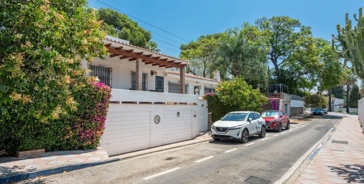 Venta de villa independiente en Nueva Andalucía 20