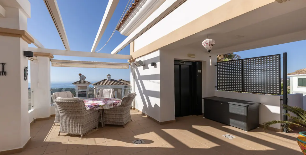 Sale of penthouse in Doña Julia 7