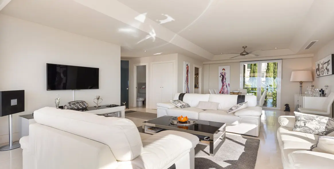 Sale of penthouse in Doña Julia 8