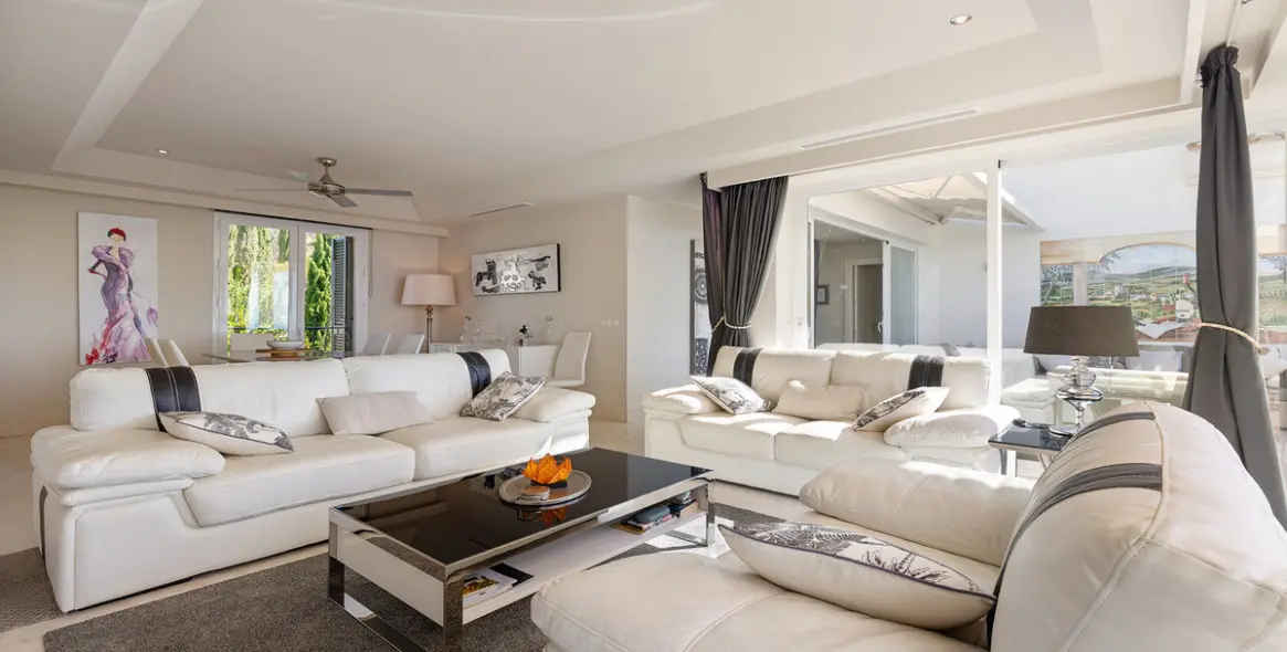 Sale of penthouse in Doña Julia 11