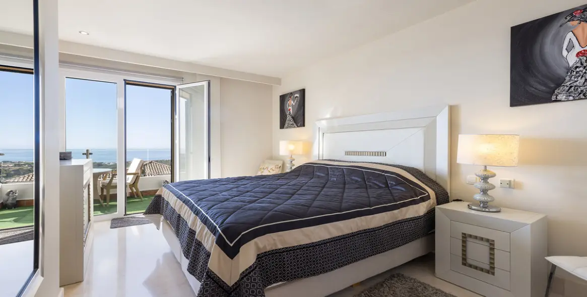 Sale of penthouse in Doña Julia 20