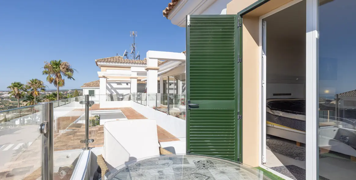 Sale of penthouse in Doña Julia 21