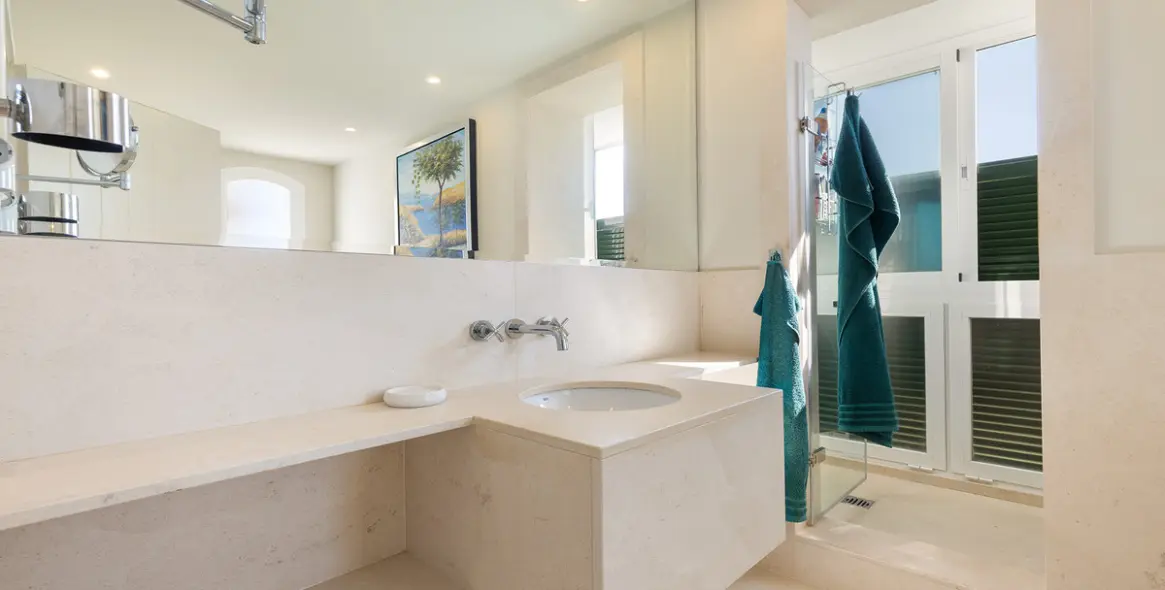 Sale of penthouse in Doña Julia 22