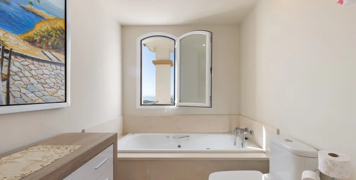 Sale of penthouse in Doña Julia 27