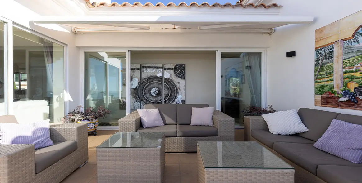 Sale of penthouse in Doña Julia 36