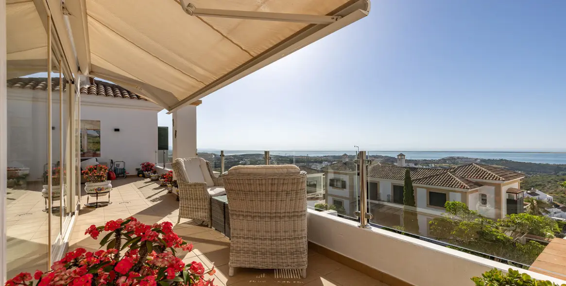 Sale of penthouse in Doña Julia 38