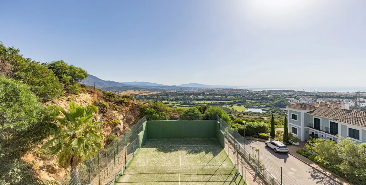 Sale of penthouse in Doña Julia 40