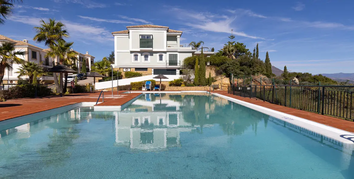 Sale of penthouse in Doña Julia 41