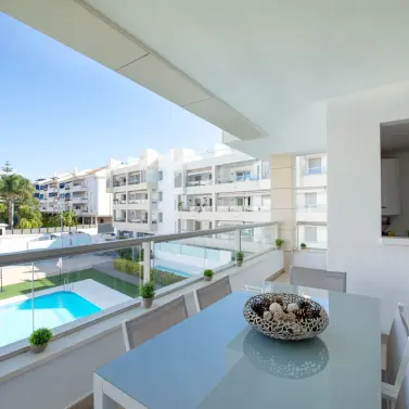 Sale of middle floor apartment in San Pedro de Alcántara