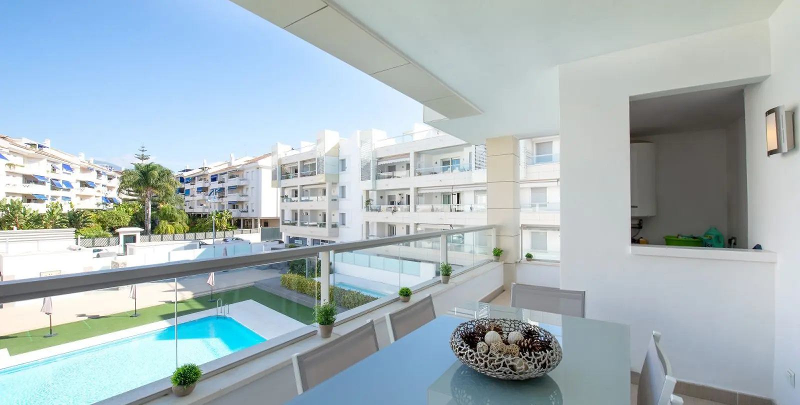Sale of middle floor apartment in San Pedro de Alcántara 1