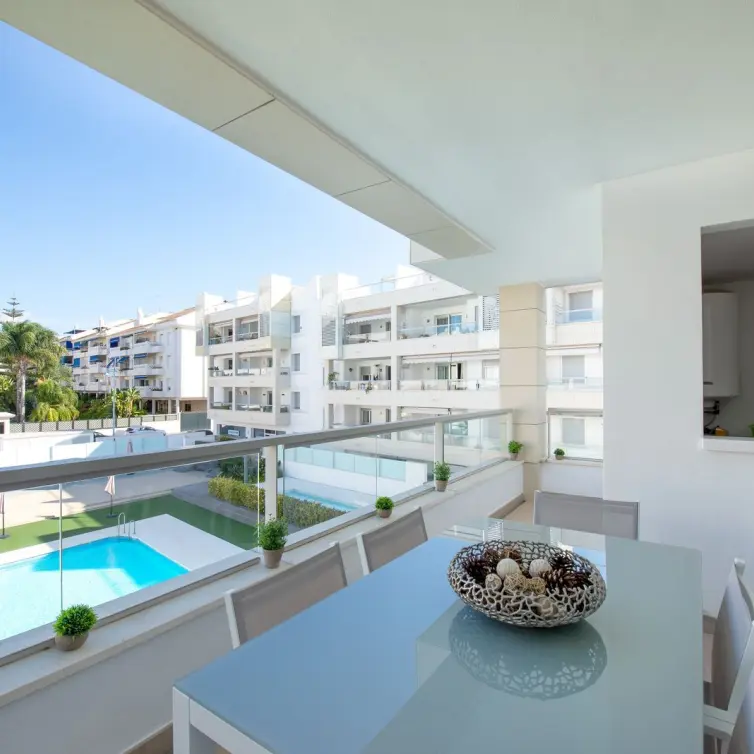 Sale of middle floor apartment in San Pedro de Alcántara