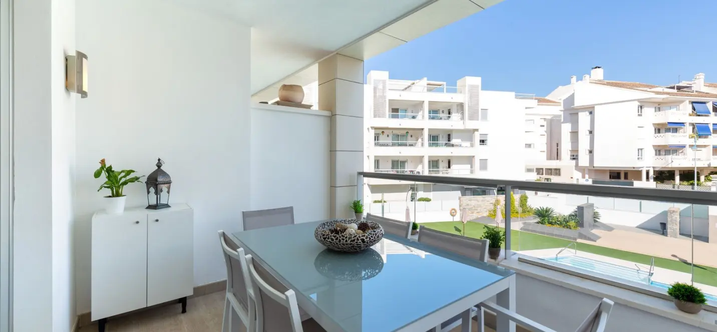 Sale of middle floor apartment in San Pedro de Alcántara 1