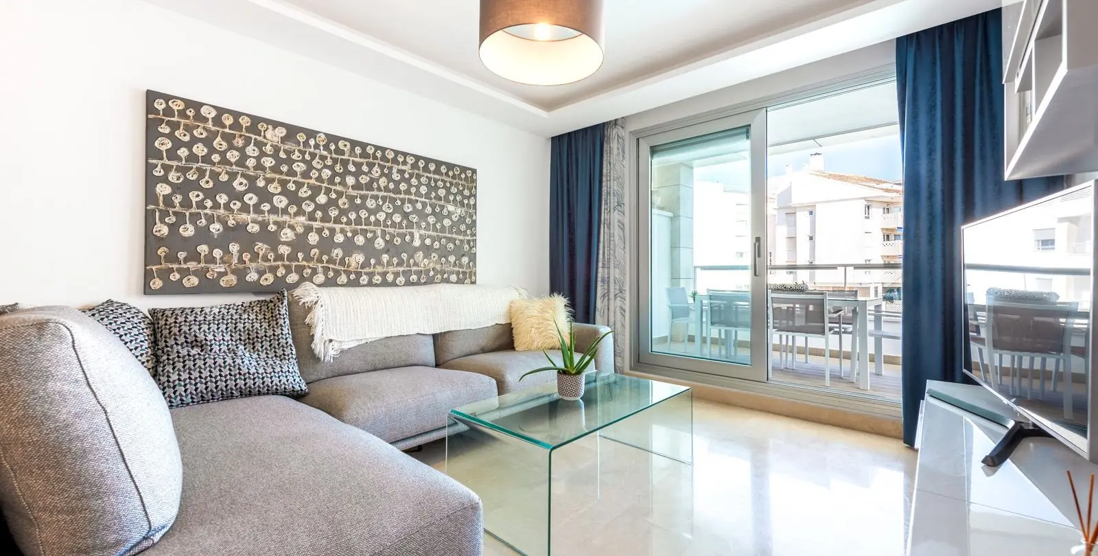 Sale of middle floor apartment in San Pedro de Alcántara 4